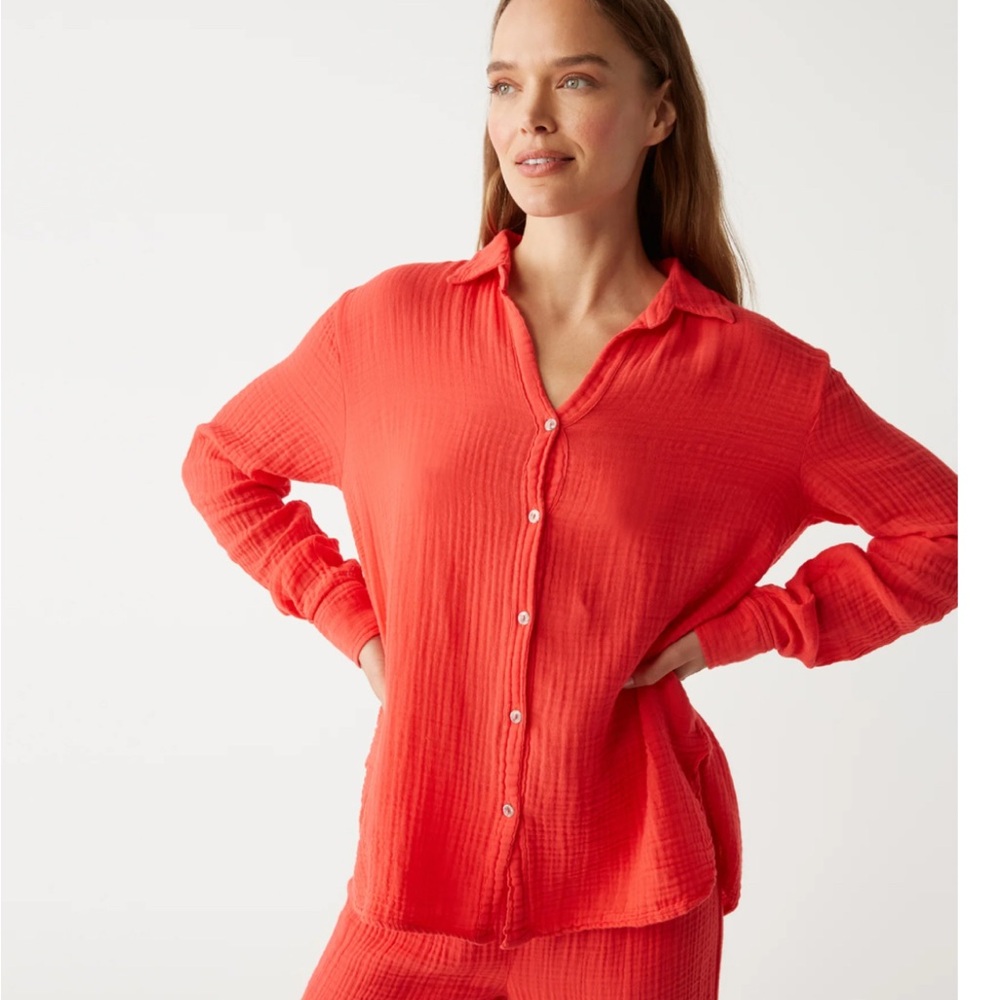 Michael Stars Darling Leo Double Gauze Button Down Top in Coral!
